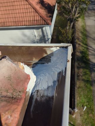 Gutter corner repair